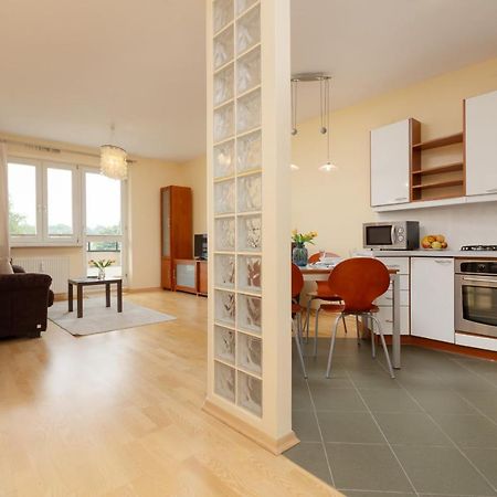 Spacious & Quiet 1 Bedroom Apartment In Pruszkow By Noclegi Renters Buitenkant foto
